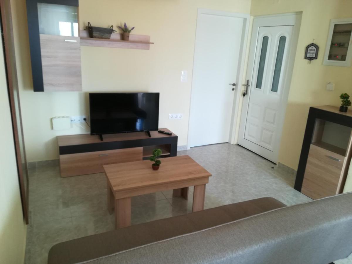 Happy Days Home Apartment Und Studio/Penthouse Ialysos  Bagian luar foto