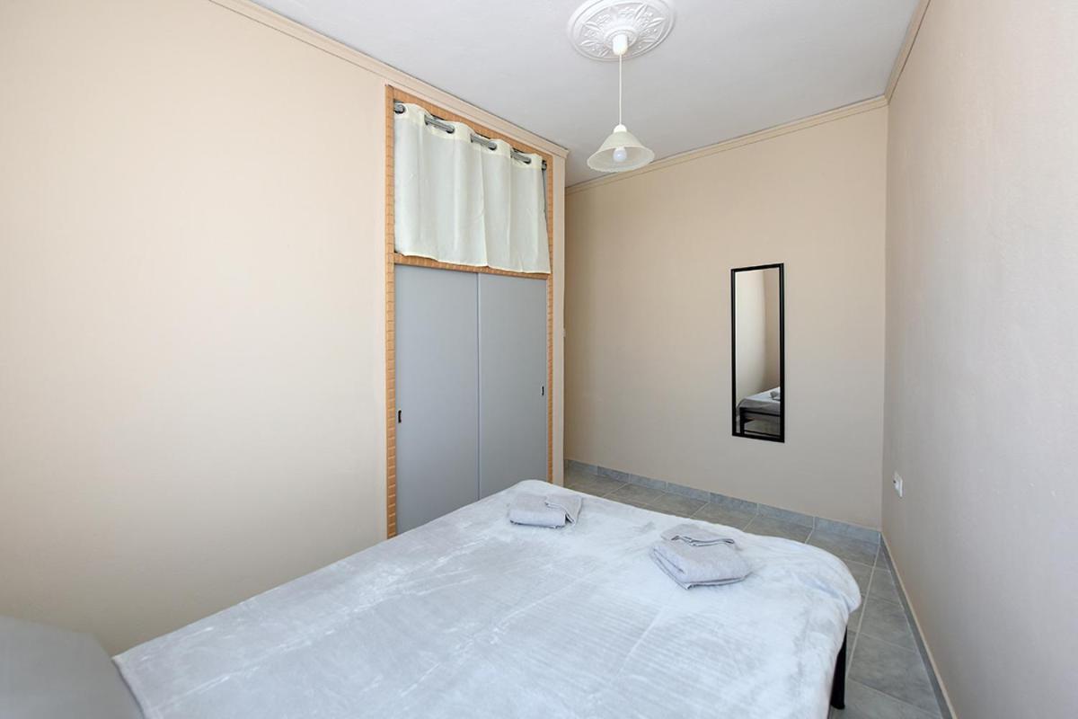 Happy Days Home Apartment Und Studio/Penthouse Ialysos  Bagian luar foto