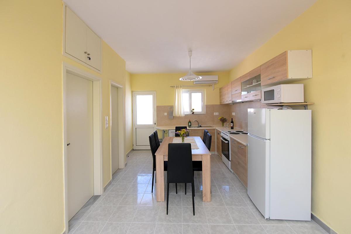 Happy Days Home Apartment Und Studio/Penthouse Ialysos  Bagian luar foto