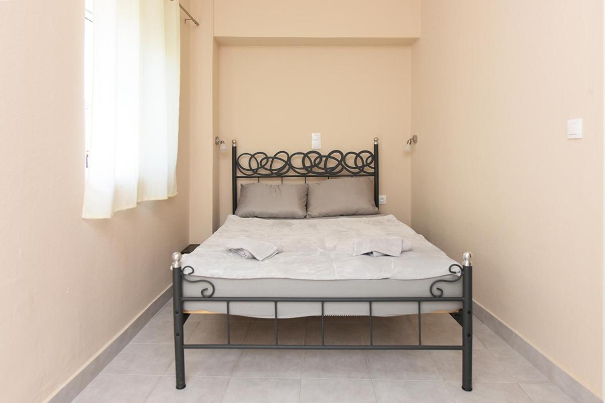 Happy Days Home Apartment Und Studio/Penthouse Ialysos  Bagian luar foto