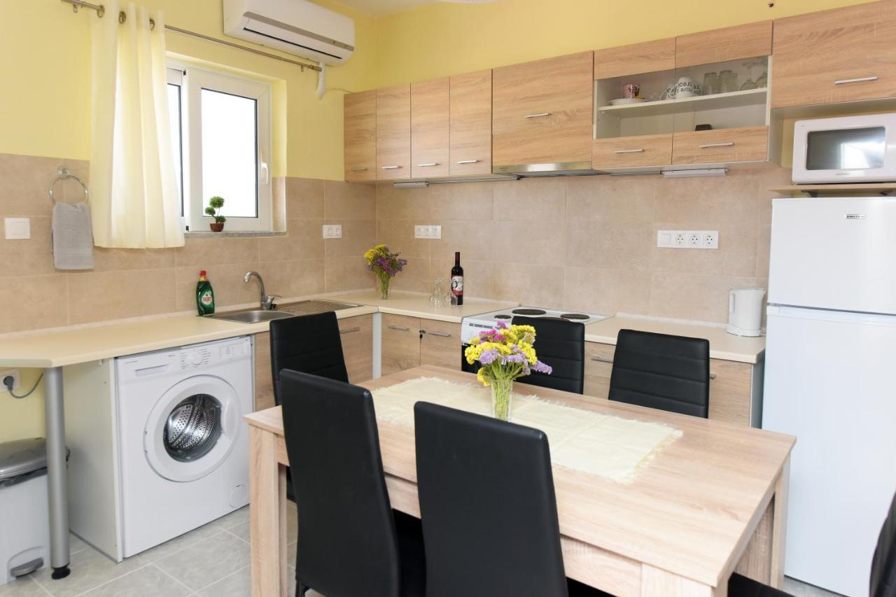 Happy Days Home Apartment Und Studio/Penthouse Ialysos  Bagian luar foto